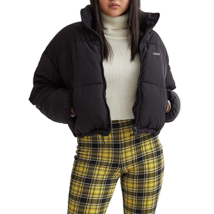 เสื้อแจ็คเก็ตวาร์ซิตี้ผู้หญิงแฟชั่นดีไซน์ใหม่คุณภาพสูง ทันสมัย อุ่นสบายสำหรับฤดูหนาว แบบสั้น ผ้าทอลายสองด้าน ขนสัตว์แท้ 100% - Product Image 1