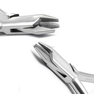 Pince à plier les fils orthodontiques manuelle à trois griffes en acier inoxydable World Precision Surgical, poignée ergonomique de classe I - Product Image 3