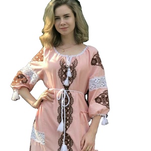 Nouveau look fantastique style bohème broderie vintage travail à la main lourde évasée et bouffée à manches longues et évasée robe ukrainienne - Product Image 1