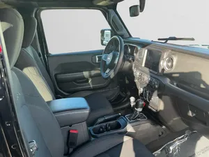 รถจี๊ปแรงเลอร์ 4 ประตู ซาฮาร่า 4x4 ปี 2023 มือสอง พวงมาลัยซ้าย/ขวา - Product Image 4