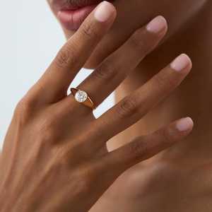 Round Cut Lab Grown Diamond Signet <b>Ring</b>, 14K <b>Gold</b> 1.00 ctw Bezel Set Unisex <b>Dainty</b> Engagement <b>Ring</b>, Stackable Promise <b>Ring</b> - Product Image 2