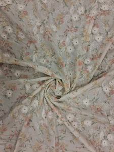 Tela de Algodón Blanco Suave de Primera Calidad con Estampado Floral 3D para Confección de Ropa de Moda para Niñas a Precio Razonable - Product Image 2