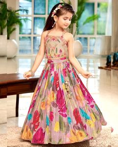 VISHNU K DESIGN Lhenga Choli Dupatta de Seda para Niñas con Estampado Suave Sin Mangas Para Todas las Estaciones En Stock - Product Image 1