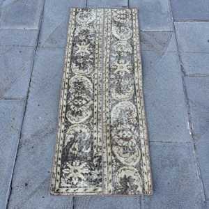 1.5x4 ft Vintage Rug, Rug, <b>Brown</b> Bordered Rug <b>Wool</b> - Product Image 1