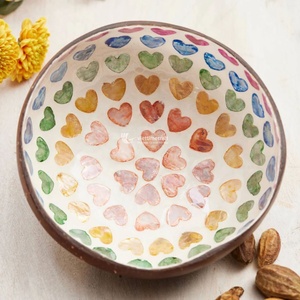 ชุดชามแกะสลักจากเปลือกมะพร้าวธรรมชาติขายดีที่สุด เป็นมิตรกับสิ่งแวดล้อม จากเวียดนาม ผู้จัดจำหน่ายขายส่ง - Product Image 5