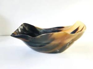 Fourchette en os avec finition lisse naturelle, ustensile de cuisine artisanal, idéal pour servir en cuisine, design élégant de couverts de table - Product Image 4