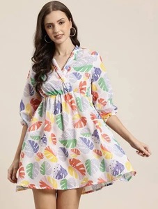 Robe courte indienne faite à la main en coton imprimé fleuri tenue de fête élégante taille naturelle cadeau de mariée personnalisé vente de Style doux - Product Image 4