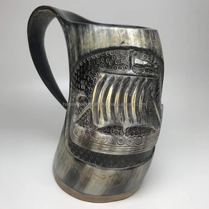 ชุดแก้วมักลายฮอร์นไวกิ้งทำมือส่วนบุคคล | ฐานไม้เฉพาะตัวเลือกได้ | ถ้วยดื่มในยุคกลาง - Product Image 2