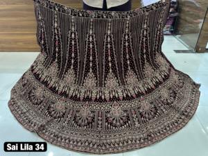 Bridal Heavy Jarkan Work Velvet Lehenga avec Double Can Fit 3M Flair Long Choli 1.2M Butti Work Soft Net Dupatta pour la fête - Product Image 2