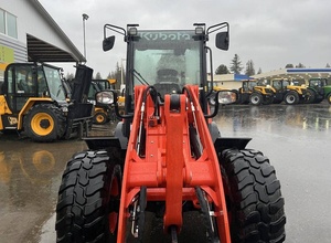 Cargadora de Ruedas Kubota R640 de Alta Potencia, Cargadora Frontal de 4 Toneladas para Trabajos Agrícolas y de Construcción - Product Image 2