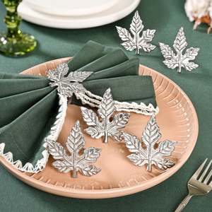 Juego de Anillos para Servilletas de Latón Puro de Estilo Clásico con Diseño de Hoja de Arce y Flor para Decoración de Mesa de Fiesta Navideña, Juego de 6 - Product Image 1