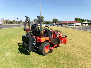 2014 para KUBOTA BX25 4WD Tractor de ruedas con 60 cubiertas de siega 40HP Motor de tractor agrícola Componentes de núcleo de engranaje y cojinete de motor de bomba - Product Image 3
