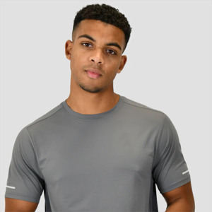Camiseta de poliéster y elastano para hombre: transpirable, absorbe la humedad y es perfecta para el gimnasio, correr y el uso diario - Product Image 2