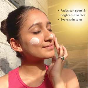 ครีมบำรุงผิวหน้า DetanFaceCare ODM สำหรับใช้ที่บ้าน ผสมเปปไทด์ เซนเทลล่า โซเดียมไฮยาลูโรเนต ช่วยลดเลือนริ้วรอย ฟื้นฟูผิวกระจ่างใส และเพิ่มความชุ่มชื้น - Product Image 1