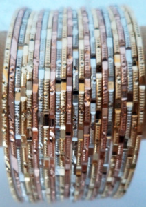 Brazalete de Moda Plateado de Alta Gama con Diseño Moderno, Forma de Bola de Aleación de Zinc, Aspecto Atractivo para Bodas y Fiestas - Product Image 3