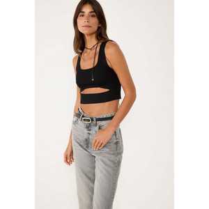 Top Básico Casual de Punto Elástico con Logotipo Frontal y Detalle de Ventana - Product Image 4