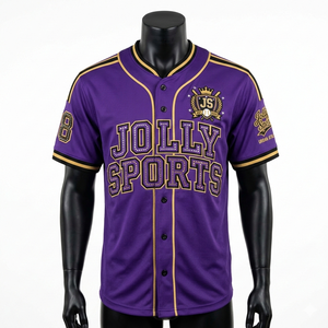 Camiseta de béisbol para hombre 100% algodón, corte holgado, transpirable, con paneles de malla de poliéster, color morado, con paneles contrastantes en los hombros y logotipo bordado personalizado. - Product Image 1