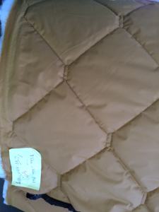 Acolchado moderno de poliéster 100%, patrón bordado cuadrado de 6 pulgadas, 2-5 capas, alto estándar para uso doméstico en hoteles, precio razonable - Product Image 5