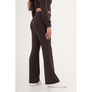 Pantalones de Mujer Color Café con Detalle de Cintura Acanalada - Colección de Pantalones al por Mayor - Product Image 1