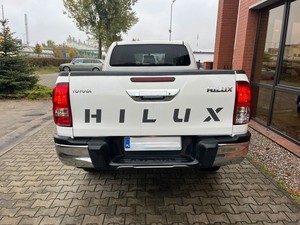 2020 para Toyota Hilux, vehículo usado con asientos de cuero y dirección izquierda - Product Image 5