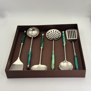 Ensemble de cuisine en acier inoxydable écologique avec manche en résine Royal Moderne Luxe Logo personnalisé Cadeau d'entreprise pour mariage - Product Image 5