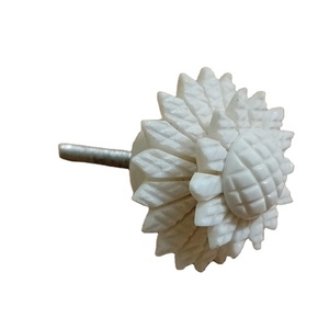 Manijas de armario de artesanía decorativa de hueso y cuerno de alta calidad para muebles de dormitorio tocador cocina Uso de armario - Product Image 1