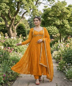 Robe de mariée en coton brodé de sequins satinés FENDY DESIGNER, avec dupatta, séchage rapide, prix de gros - Product Image 1