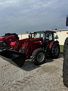 Tracteur Massey Ferguson 4610 99HP 4WD à vendre, machine agricole durable et économique, efficace et fiable pour le travail du sol, le jardinage et l'agriculture - Product Image 5