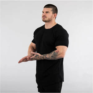 T-shirts à sublimation T-shirts de gym vierges en polyester 100% avec logo T-shirts pour hommes T-shirt imprimé uni à coupe sèche avec logo personnalisé pour hommes - Product Image 4