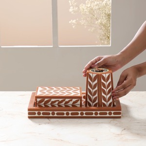 Exclusivo juego de bandejas para bakhoor con incrustaciones de hueso, perfecto para regalar a personas que aprecian los accesorios decorativos culturales. - Product Image 2