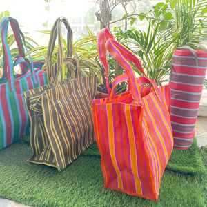 Rpet ถุงช้อปปิ้งไนล่อนแบบมีซิปใช้ซ้ำได้เป็นมิตรต่อสิ่งแวดล้อมผ้าทอมือลายทางทำจากผ้าไนล่อนสำหรับชายหาดผลิตในอินเดีย - Product Image 1