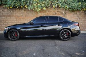 ใช้แล้ว lhd/rhd 2020 Alfa Romeo Giulia RWD - Product Image 3