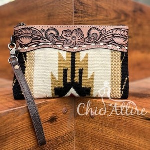 กระเป๋าคลัทช์สำหรับผู้หญิงทรงอานรถหนังกระเป๋าคลัทช์มือแกะสลักด้วยมือมีสไตล์ตะวันตกใหม่ - Product Image 1