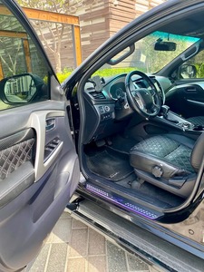 SUPER OFERTA 2019 MIT-SUB-ISHI MO-NTE-RO SP-O-RT SIGNATURE EDITION, TRANSMISIÓN AUTOMÁTICA, ASIENTOS DE CUERO - Product Image 3