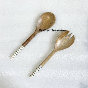 Ensemble de service à salade en résine et bois de Style unique Taille personnalisée Ensemble de cuillère à salade en résine et bois 2025 Tendance Résine Ustensiles de cuisine Maison - Product Image 3
