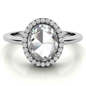 Anillo de diamantes clásicos de plata Starling 925 con piedra central de forma ovalada rodeada de pequeños diamantes de moissanita VVS de corte redondo - Product Image 5