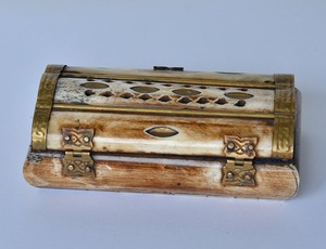 Handmade <b>Vintage</b> Brass & Bone Carved Trinket Jewellery Keepsake Storage <b>Box</b> Polished Nautical Style Decorative Carving - Product Image 3