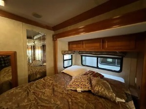 PROVEEDOR DE Autocaravana Usada Guulf Stream Rv Tour Master T40F Clase A del 2008 en Venta para Camping y Viajes - Product Image 2