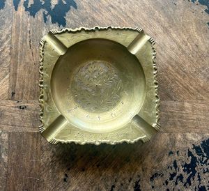 Cenicero de Metal grabado elegante con superficie estampada que ofrece un atractivo artístico para la decoración de lujo para la sala de estar - Product Image 6