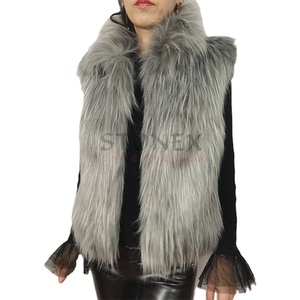 Ropa de invierno Trending Faux Fox Fur Coat Chaleco con capucha Diseño de logotipo personalizado Niñas Chalecos de piel sintética - Product Image 1