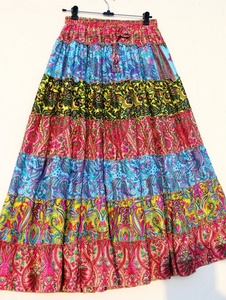 Nouveautés Jupes longues multi-panneaux en soie imprimée Boho Jupe de danse gitane Jupe patchwork en soie pour femmes - Product Image 3