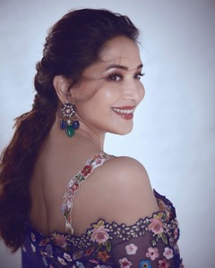Bollywood Style Madhuri vêtements de fête Georgette Saree femmes mariage créateur indien Sari Collection vente en gros Surat inde - Product Image 6