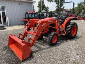 Tracteur utilitaire compact L3560 d'occasion 2023 avec chargeur frontal LA805, 37 CV, boîte de vitesses automatique et pompe – Prix avantageux - Product Image 6