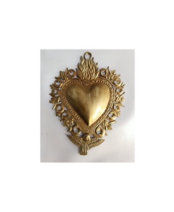 Sacred Heart Milagros con alas en acabado dorado antiguo para decoración del hogar - Product Image 5