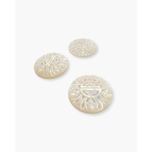 Tallado Redondo en Madreperla Blanca Estilo Clásico - Product Image 1