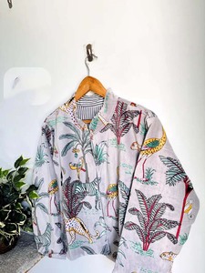 Vestes en tissu de velours de coton indien vestes d'hiver à imprimé floral kimono court en velours veste courte pour femmes - Product Image 4