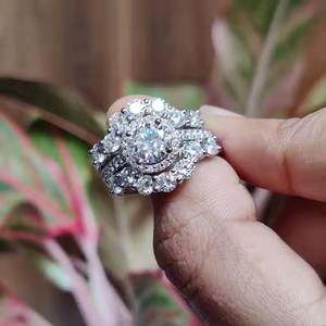 Bague en diamant Moissanite VVS en argent sterling 925 certifiée Bague de fiançailles Hip Hop pour femme certifiée Gra - Product Image 1