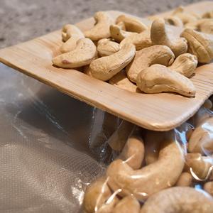 Noix de cajou d'Afrique de qualité supérieure W320, qualité standard élevée pour la transformation alimentaire industrielle et l'exportation - Product Image 4