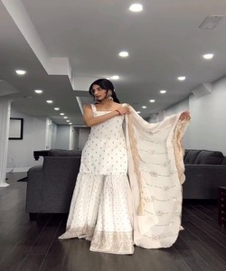 Ensemble élégant et abordable Salwar Dupatta en lin: ensembles élégants de salwar dupatta en lin proposés à un prix abordable sans compromettre les dupattas - Product Image 2