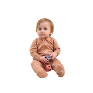 Özelleştirilmiş Yenidoğan Bebek Sertifikalı %100 Pamuk Erkek Kız Bebek Tulumları Ayaklı Pijama - Product Image 1